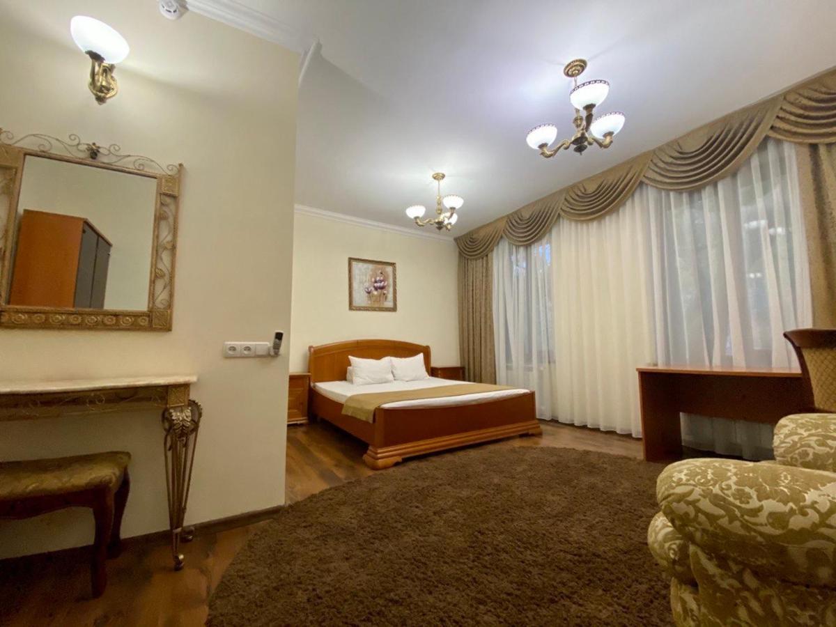 Boomerang Business Hotel Odesa Exterior photo